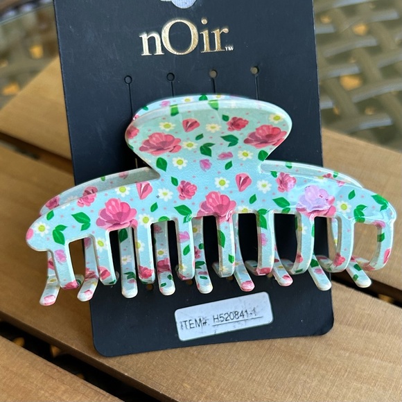 Noir Hair Claw Clip Womens Hair accessories New Floral - Picture 1 of 6